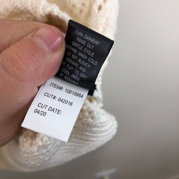 Torrid cream crochet dolman sweater size 00 (10) - Picture 8 of 12